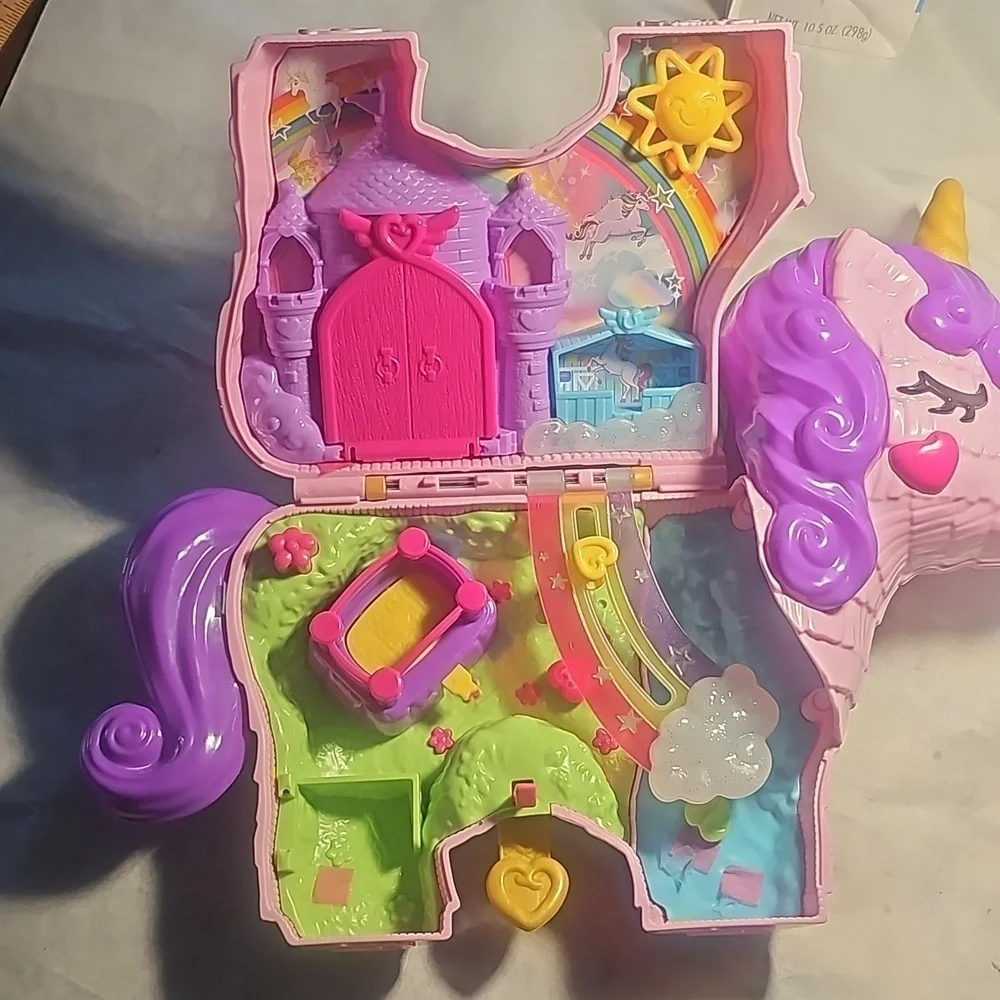 Polly Pockets Unicorn Doll House